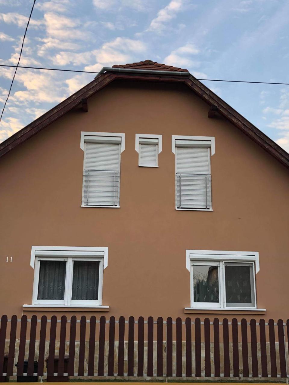 Kristaly Apartmanhaz Sárvár Eksteriør bilde